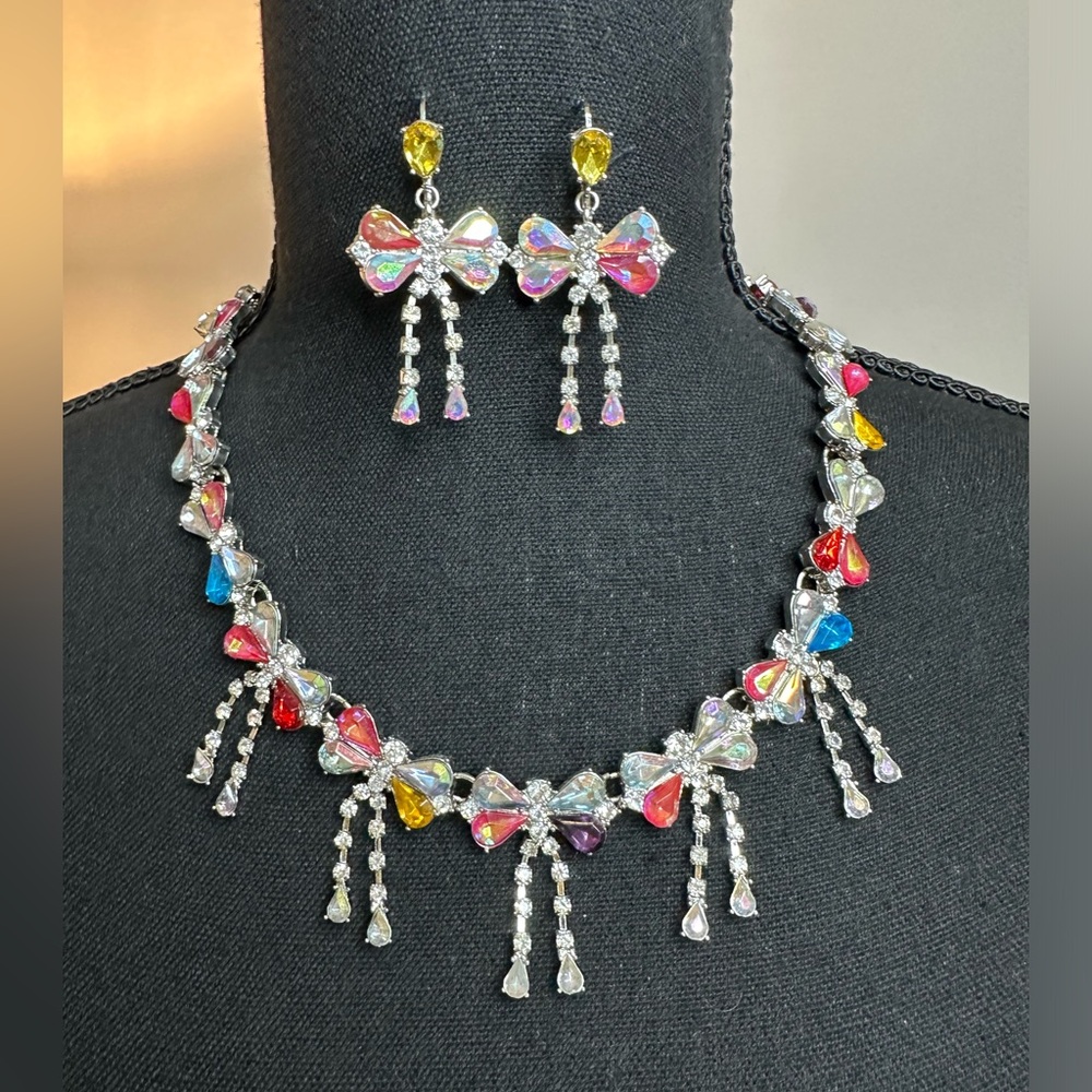 Authentic Betsey Johnson Crystal Bow Rhinestone Necklace & Earrings - N w/o T